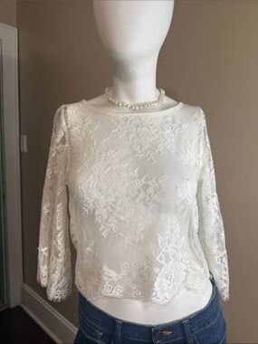Ivory Lace Scalloped Hem Crop Top